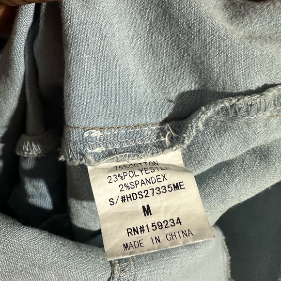 HOT& DELICIOUS DENIM KNOTTED SHORT SKIRT SIZE MEDIUM - Picture 7 of 8